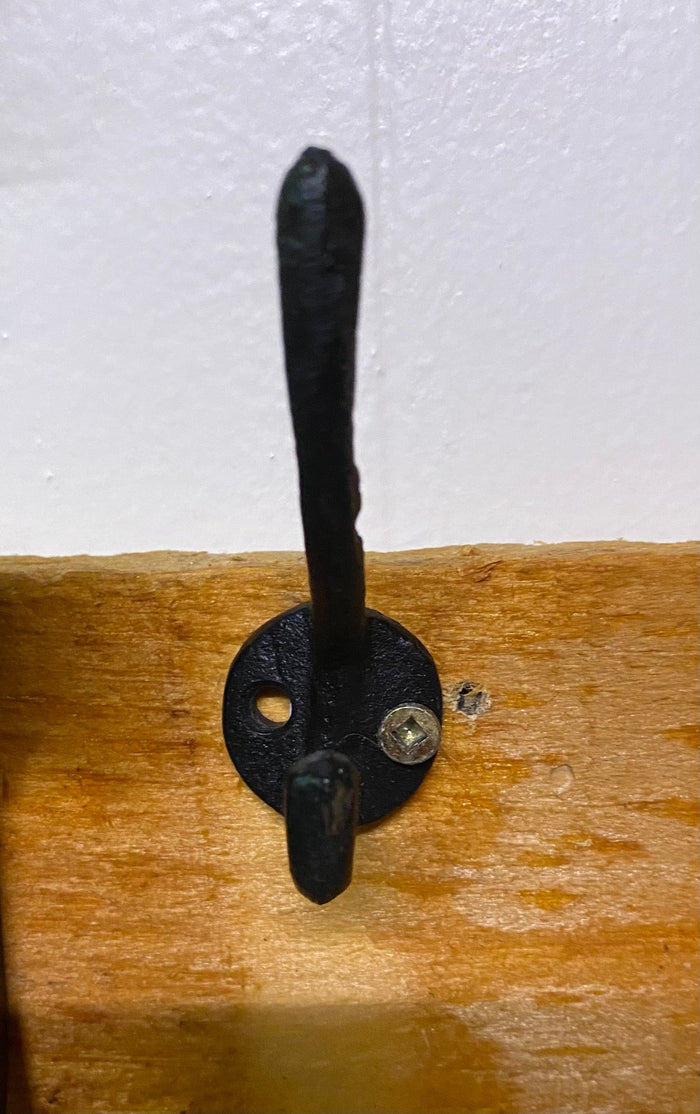 Small Black Hook