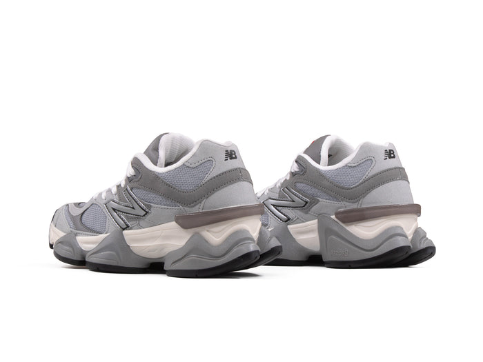Tenis New Balance 9060 Gris Claro 1.1 Premium