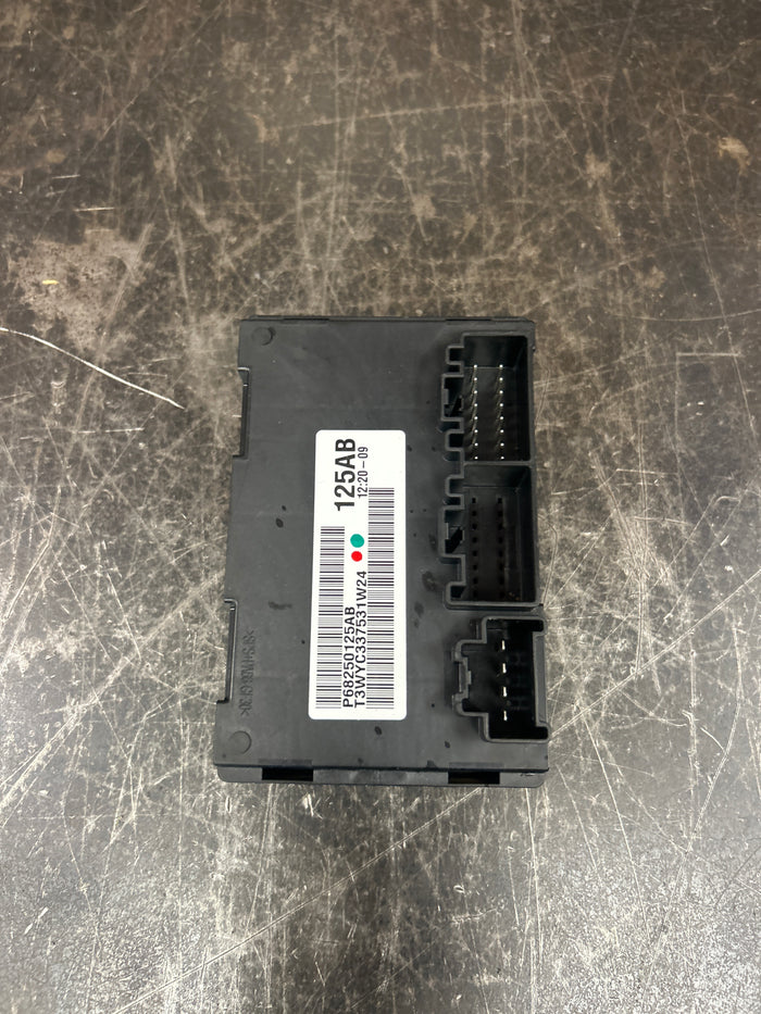 2016-2017 Jeep Grand Cherokee Transfer Case Control Module OEM 68250125AB
