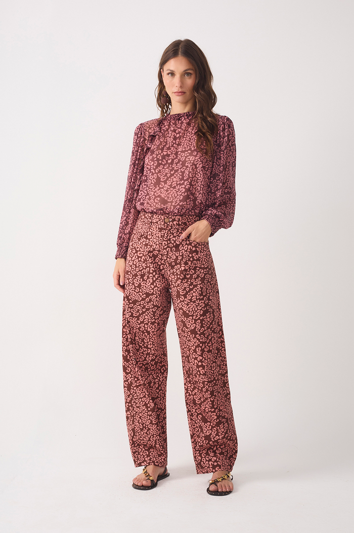 Brown Felina Pockets Twill Pants_2