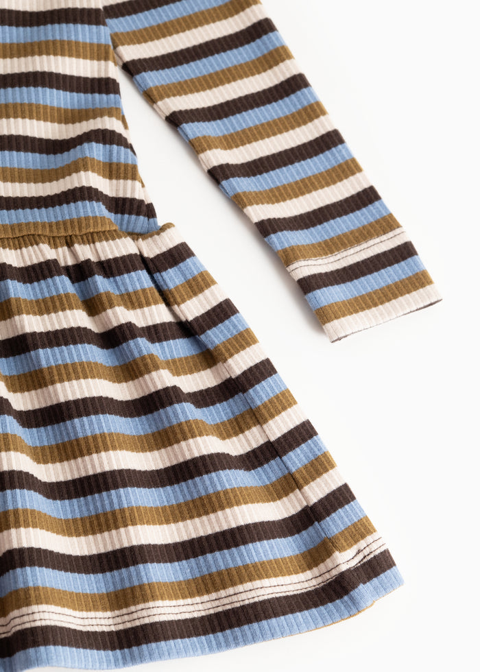 Striped dress: pleated skirt and long sleeves in blue, brown and beige stripes.