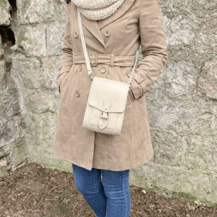 Handmade Leather Festival Phone Bag – Cream - Bascora