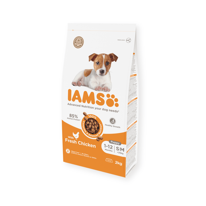 IAMS Dry Puppy Dog Food Fresh Chicken (Small/Medium Breed) 2kg on white background