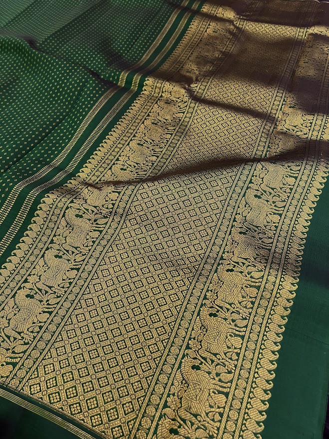 Meera gold kanchipuram silk saree