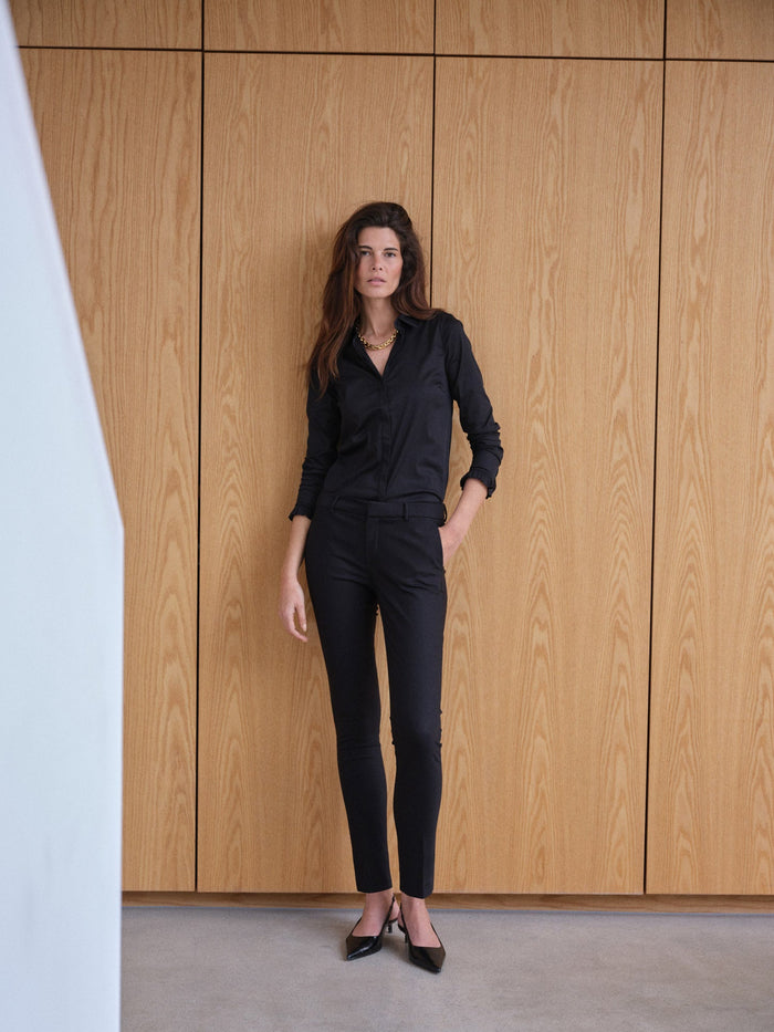 Modelshot / Black / Detail