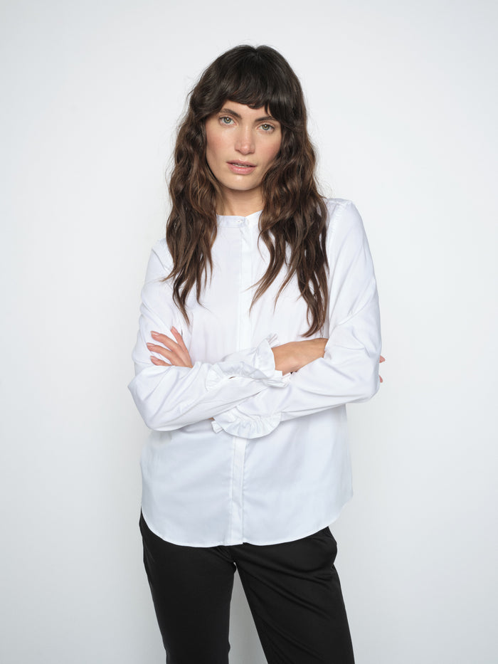 Modelshot / White / Detail