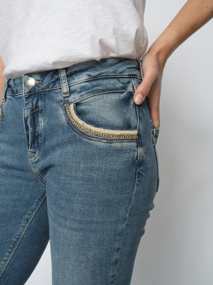 Modelshot / Blue / Detail