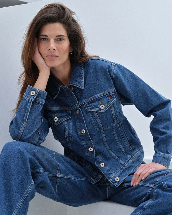 Modelshot / Blue / Detail