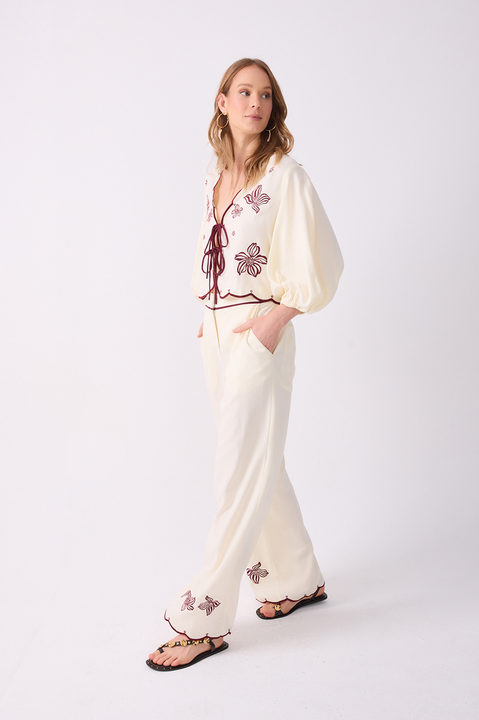 Off-White Embroidered Wavy Hem Pants_3