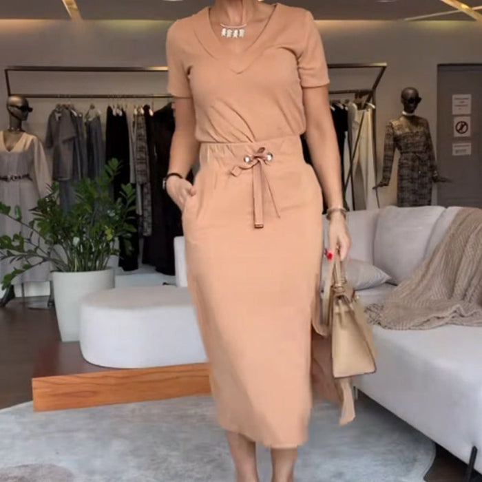Quelara - Ensemble Top et Jupe avec Décolleté en V – Élégance Moderne et Confort Assuré