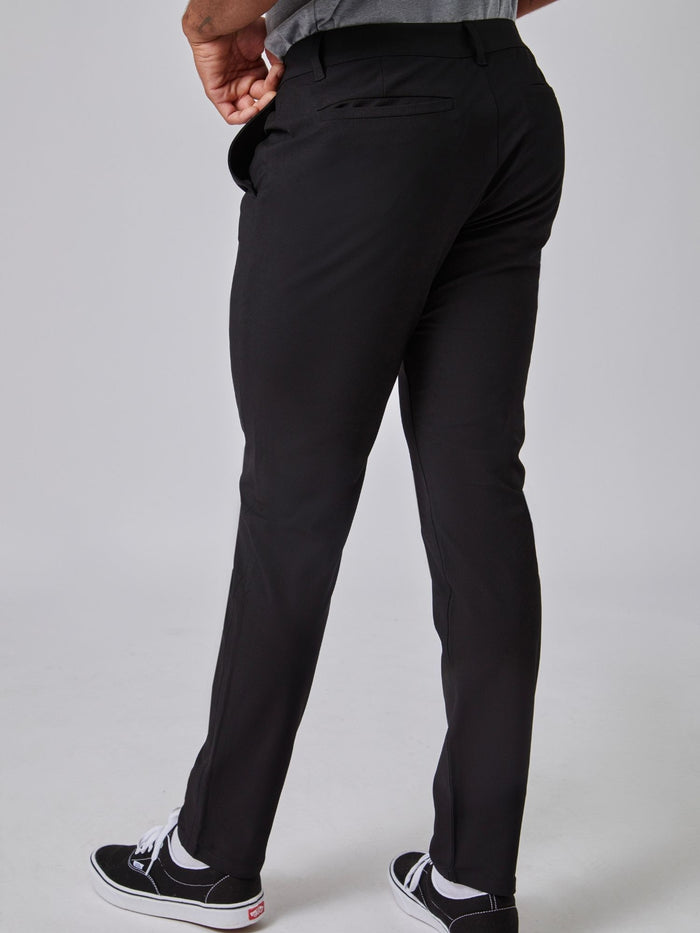 Joe is 6', 180LBS and wears a size 32x30 # Stretch Tech Pant Essentials 4-Pack | Back Details | Fresh Clean Threads