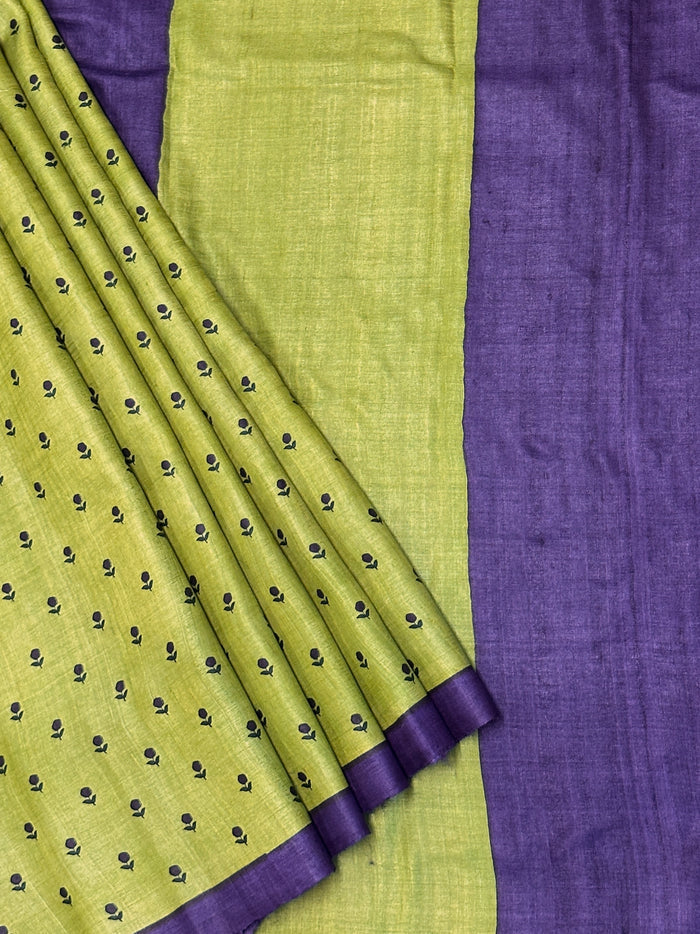 Veena Little Flowers Tussar Saree - Green