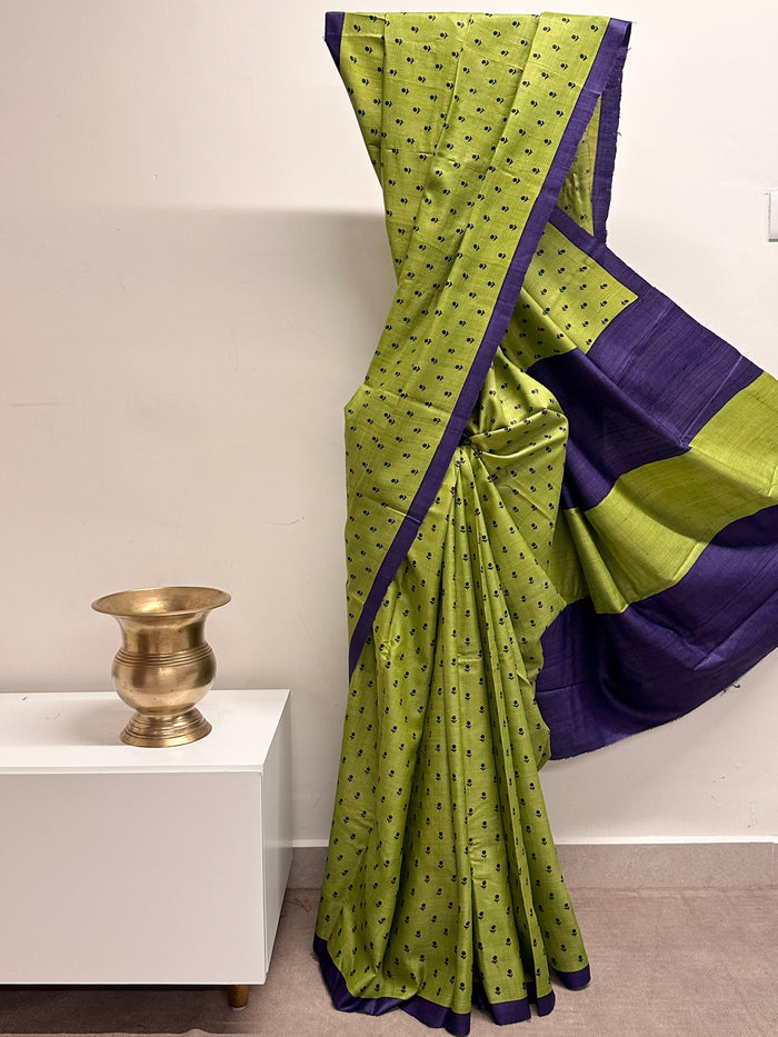 Veena Little Flowers Tussar Saree - Green