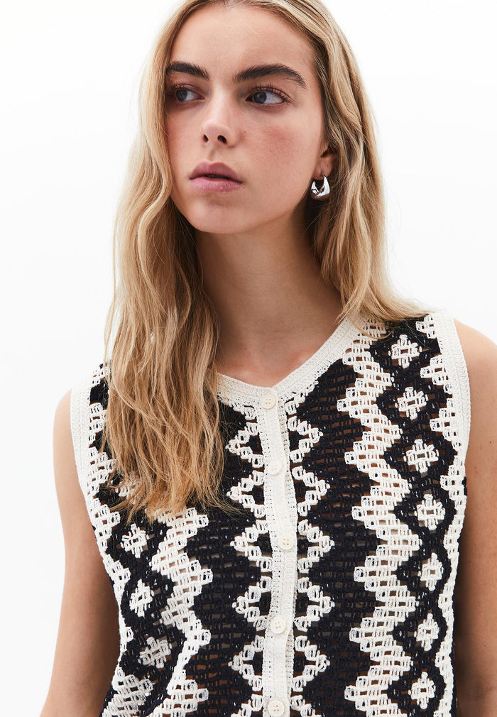 Zero Neck Vest - ICE MILK/BLACK